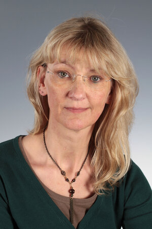 Portraitfoto von Andrea Schneller