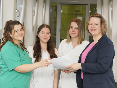 Ausbildungsbeauftragte mit Praktikantinnen und FSJlerinnen