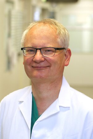Portraitbild von Dr. Oliver Schunke