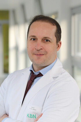 Porträtfoto von Dr. Radosa