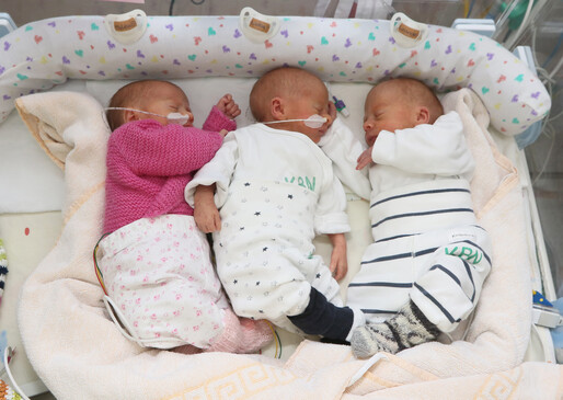 Drillinge schlafen nebeneinander im Klinikum Bremen-Nord