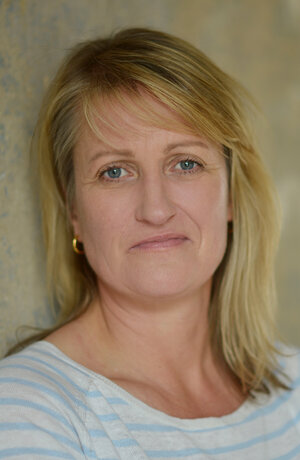 Portraitfoto Sylvia Petrovic in Zivilkleidung