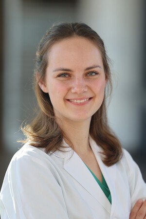 Portraitfoto Dr. med. Leah Kanthack 