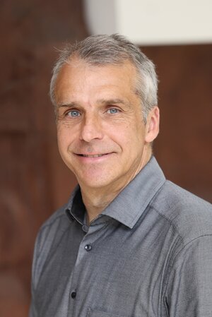 Portraitfoto Rolf Schlüter