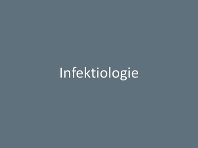 Graues Schild mit dem Schriftzug Infektiologie 