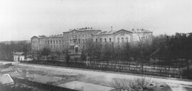 Ansicht der damaligen "Städtischen Krankenanstalt an der Wisch" - dem ersten Gebäude, in dem das Klinikum Bremen-Mitte am 7. August 1851 den Betrieb aufnahm